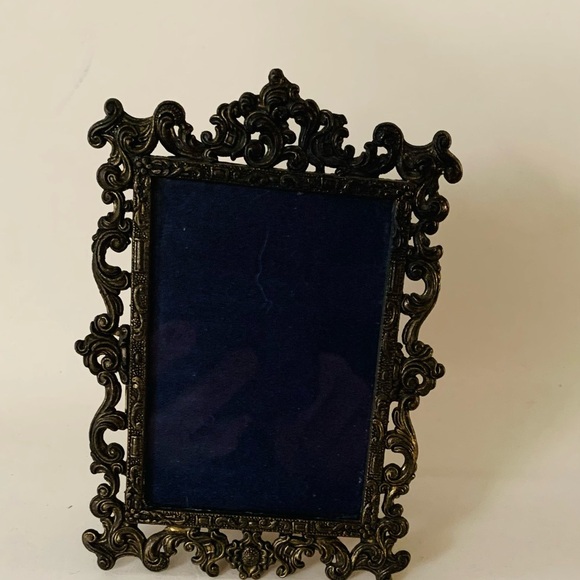 Other - Vintage Victorian scroll Metal Picture Frame Italy 3.5/4.5 inch